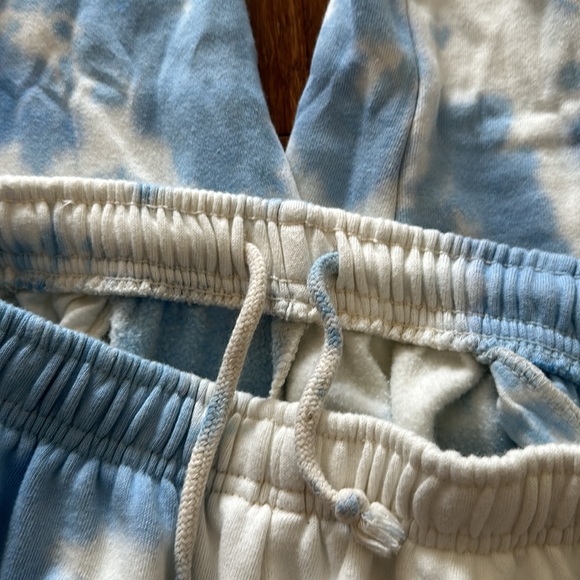 Summer Fridays Sweat Set (top and bottom) - Picture 3 of 5